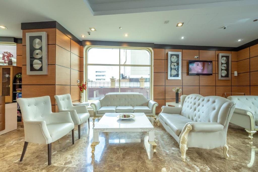 نشیمن لابی هتل Pearl Swiss