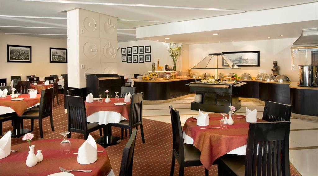 رستوران هتل Avenue Hotel
